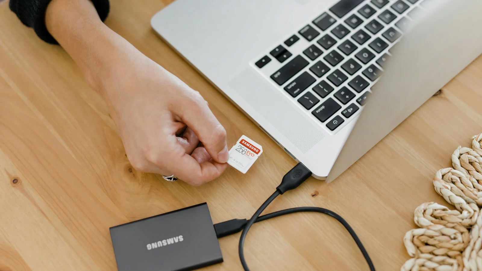 NVMe, SSD или HDD: какие диски нужны сайту и серверу