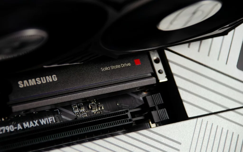 NVMe SSD-накопитель для сервера