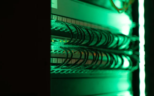 VPS или выделенный сервер: что выбрать и когда переезжать
