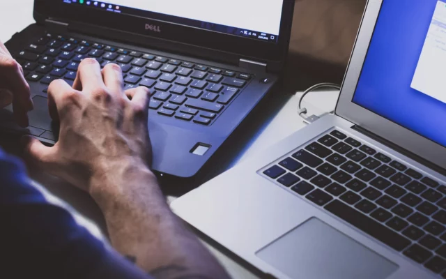 Защита сайта на HostCMS: обновления, права, резервные копии