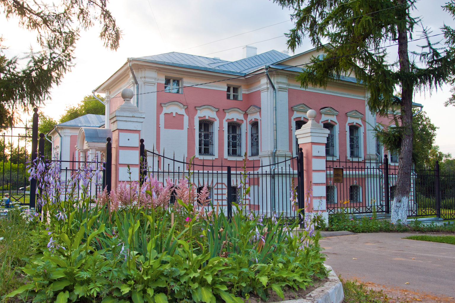 Главный дом (Чехов), Чехов