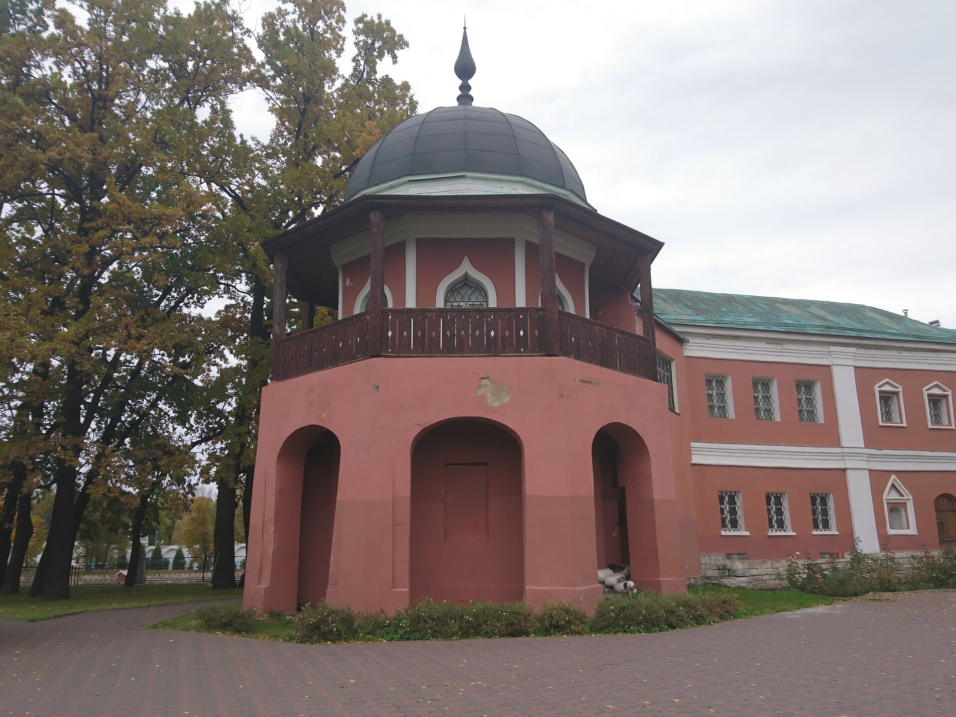 Западная башня (Дзержинский), Дзержинский